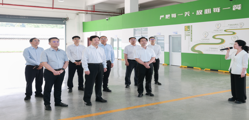 曹立軍赴都江堰宣講省委全會精神并調(diào)研